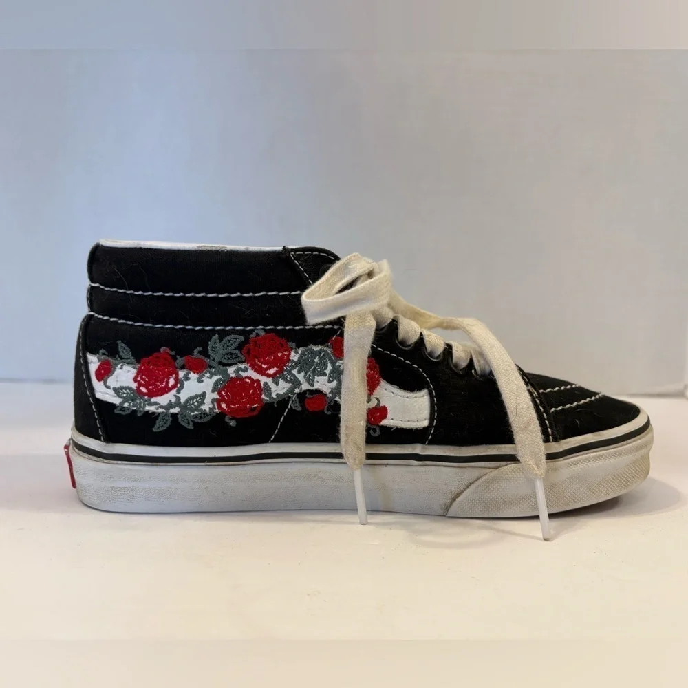 Vans SK-8 mid black sneakers with embroidered roses women’s size 5.5